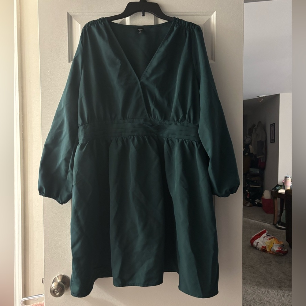 Emery Rose Green Dress
